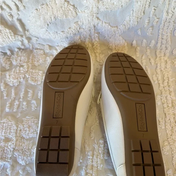 Style & Co. White Penny Loafers #548 - Picture 3 of 4